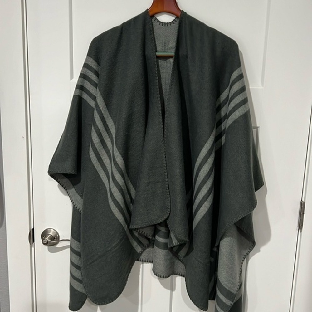 BB Dakota by Steve Madden Reversible Shawl